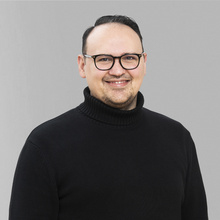 Porträt von Arian Blakaj.